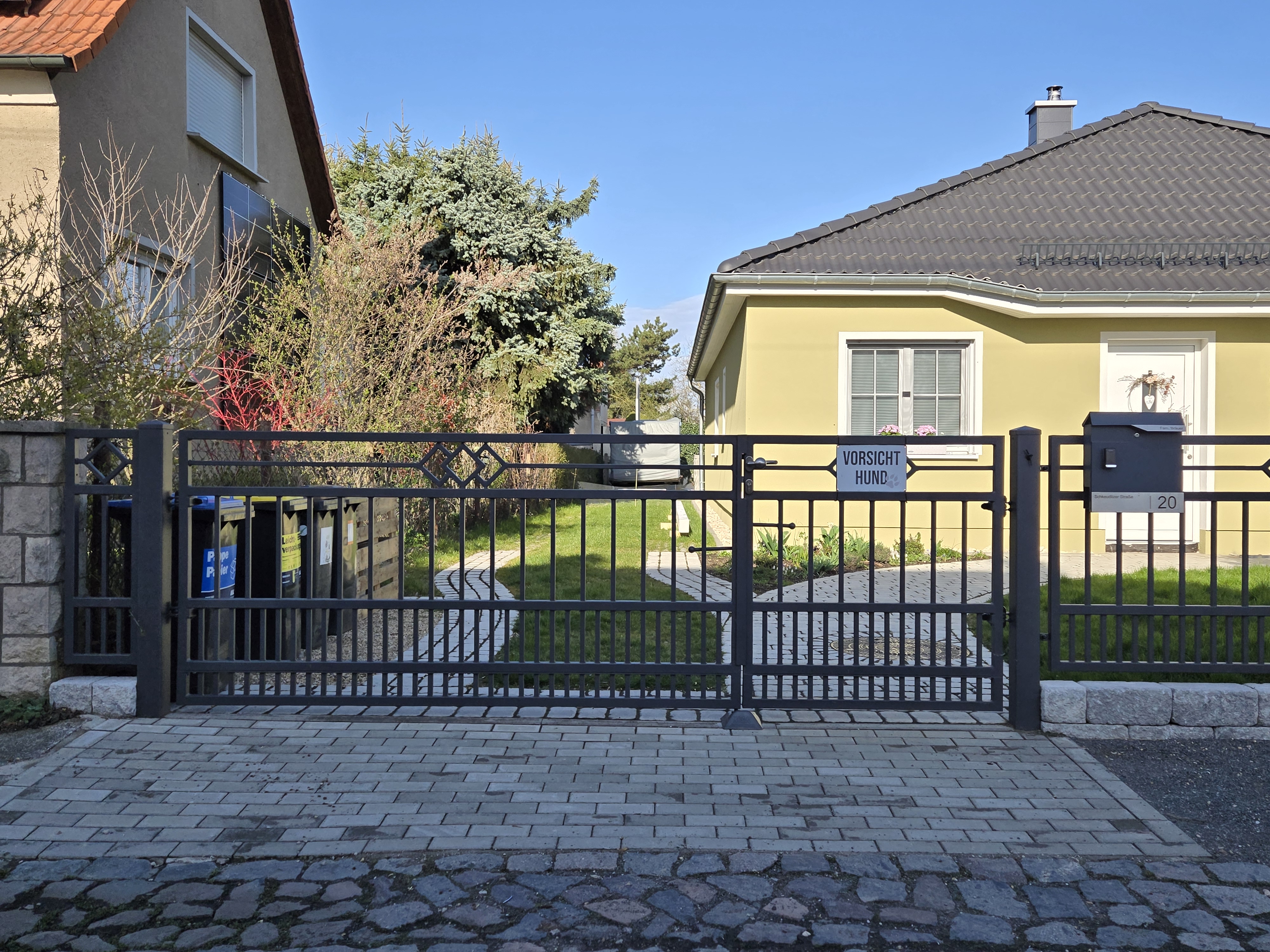 Moderne Zaunanlage 01 – Aluminium & Stahl, Modern – Maßanfertigung nach Maß