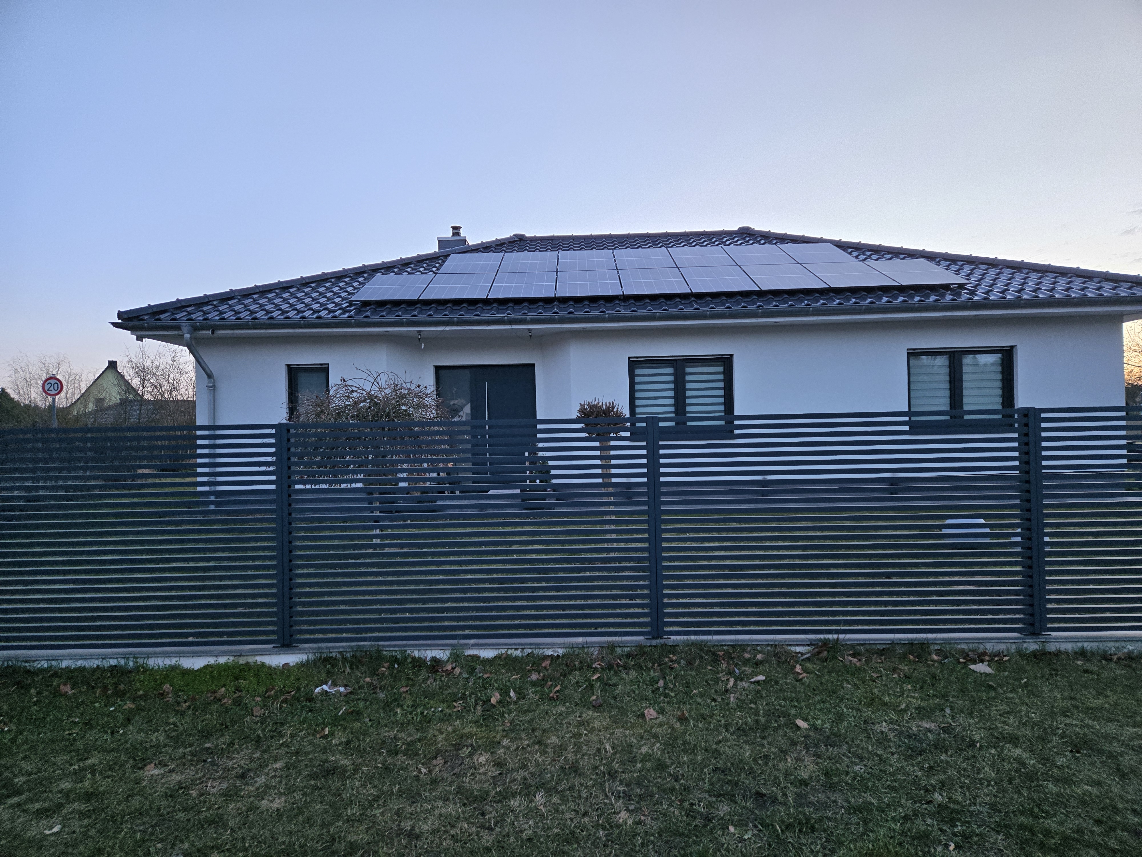 Moderne Zaunanlage 08 – Aluminium & Stahl, Modern – Maßanfertigung nach Maß