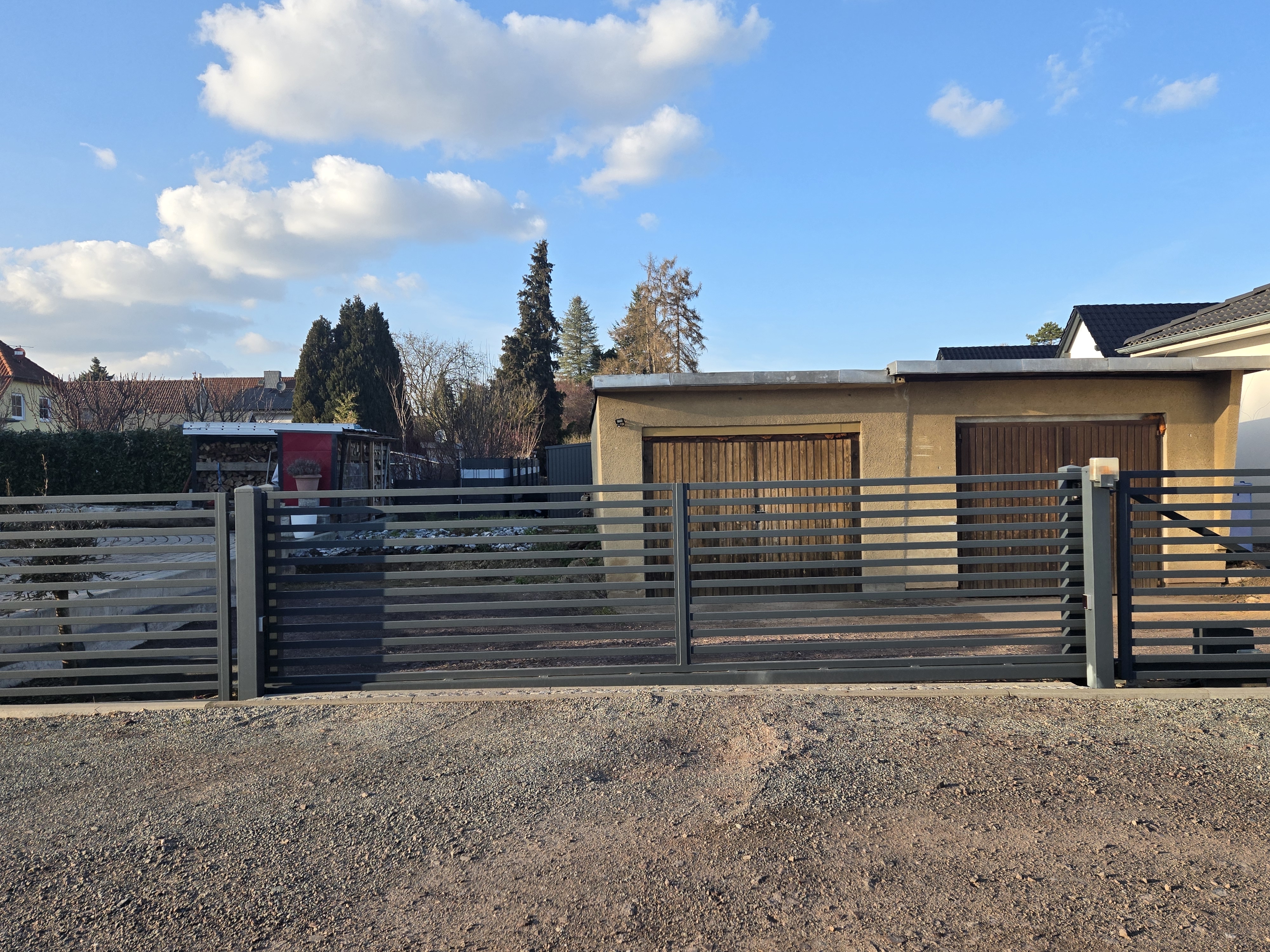 Moderne Zaunanlage 13 – Aluminium & Stahl, Modern – Maßanfertigung nach Maß