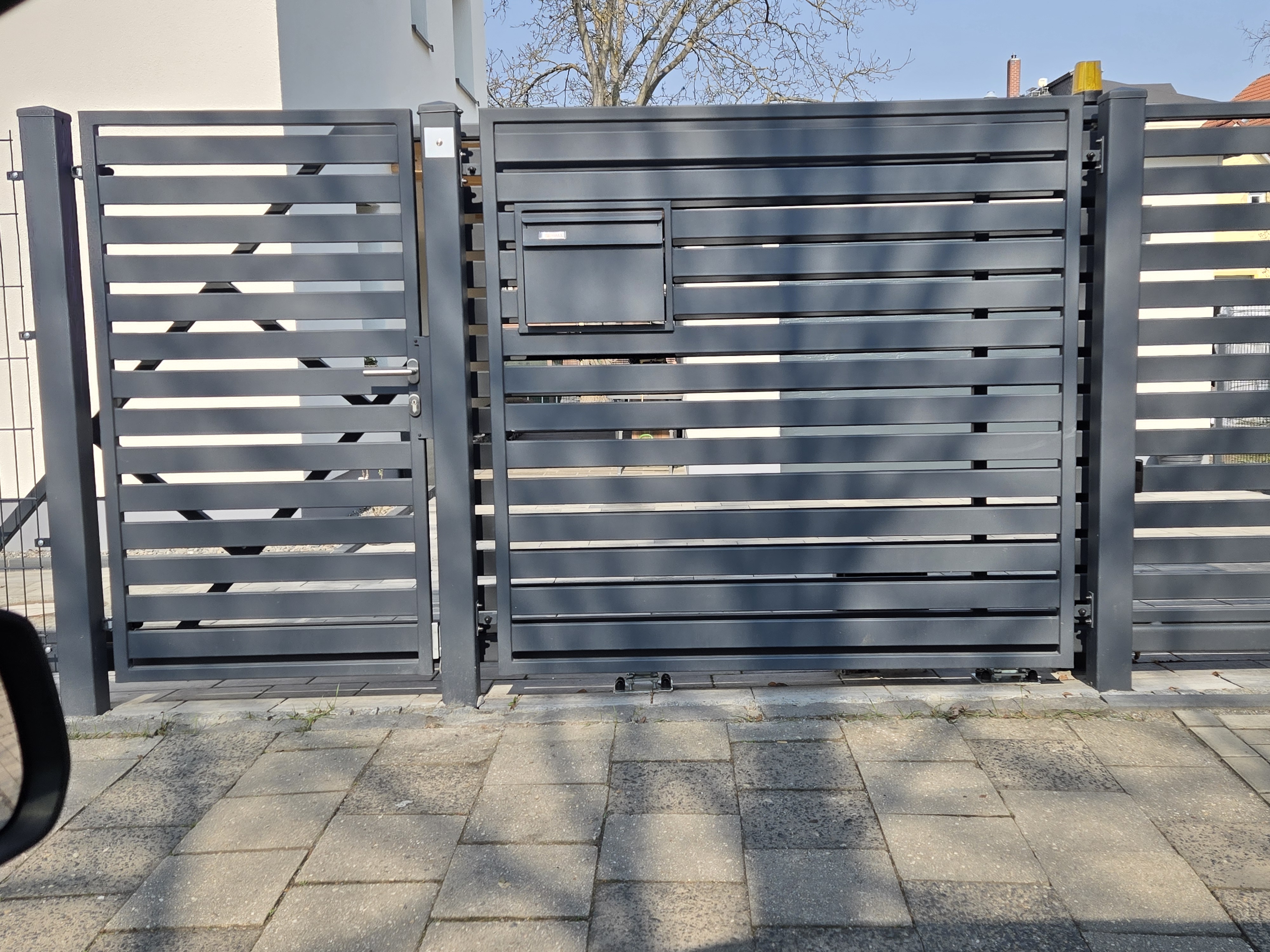 Moderne Zaunanlage 16 – Aluminium & Stahl, Modern – Maßanfertigung nach Maß