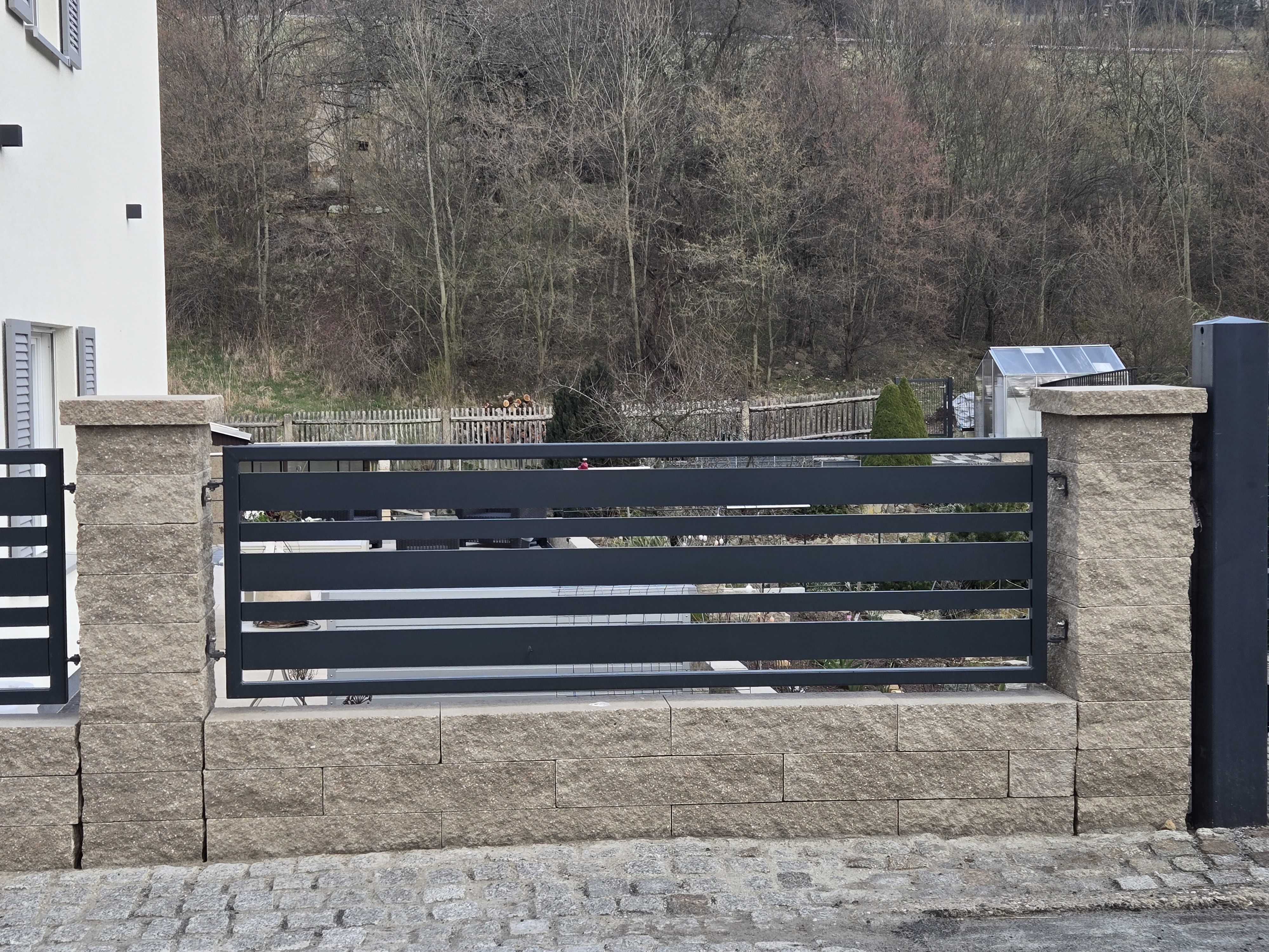 Moderne Zaunanlage 21 – Aluminium & Stahl, Modern – Maßanfertigung nach Maß