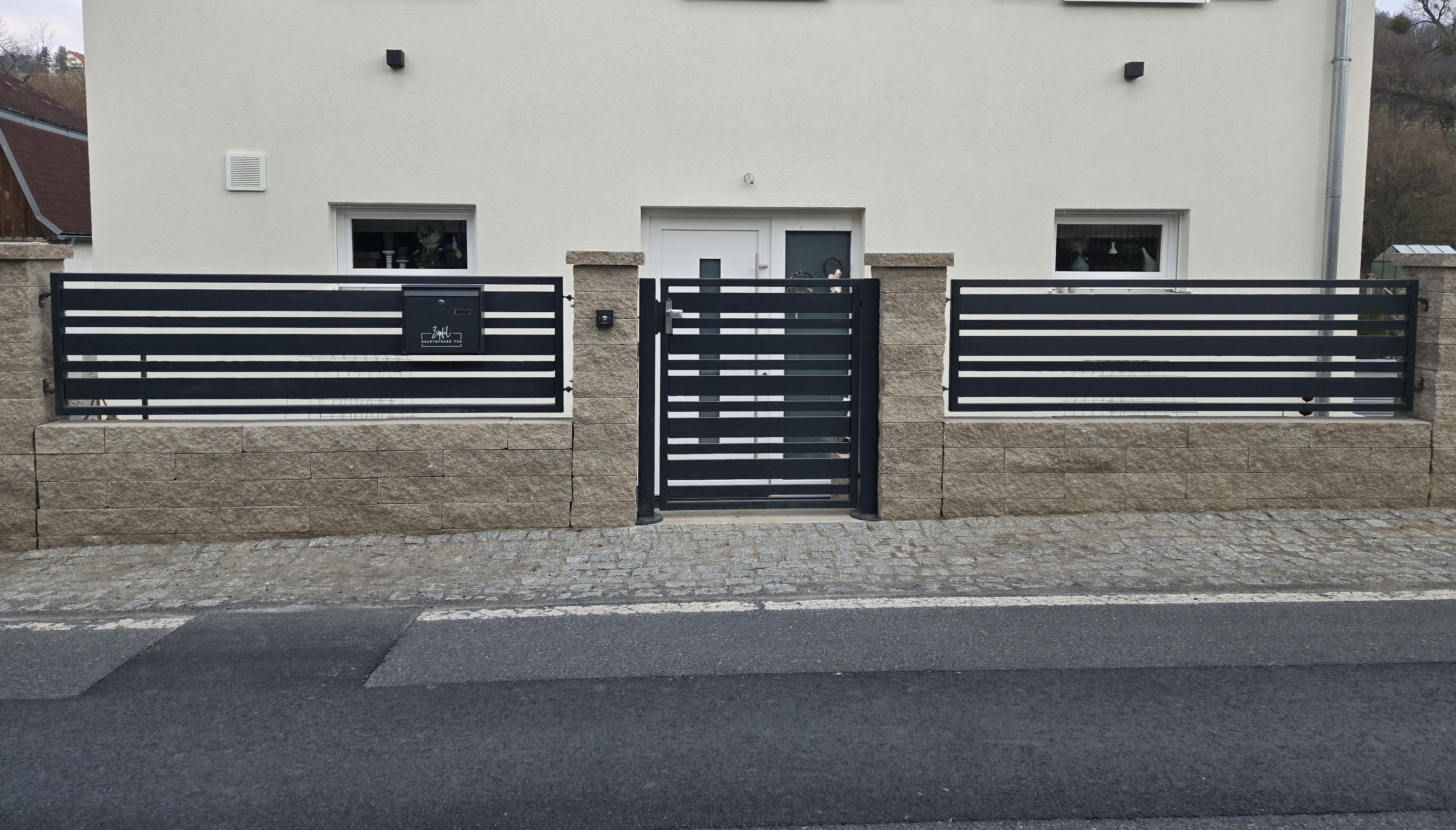 Moderne Zaunanlage 23 – Aluminium & Stahl, Modern – Maßanfertigung nach Maß