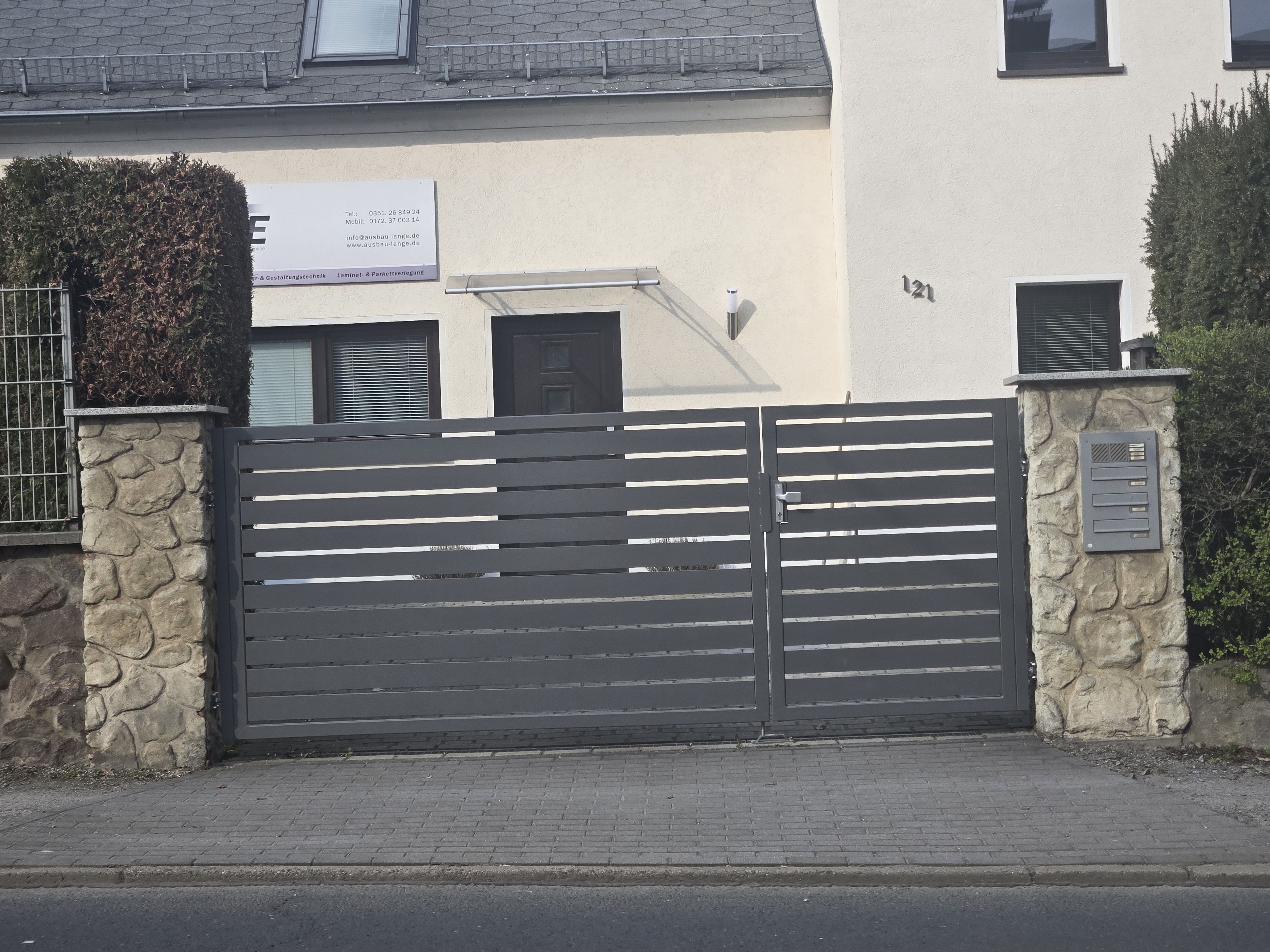 Moderne Zaunanlage 25 – Aluminium & Stahl, Modern – Maßanfertigung nach Maß