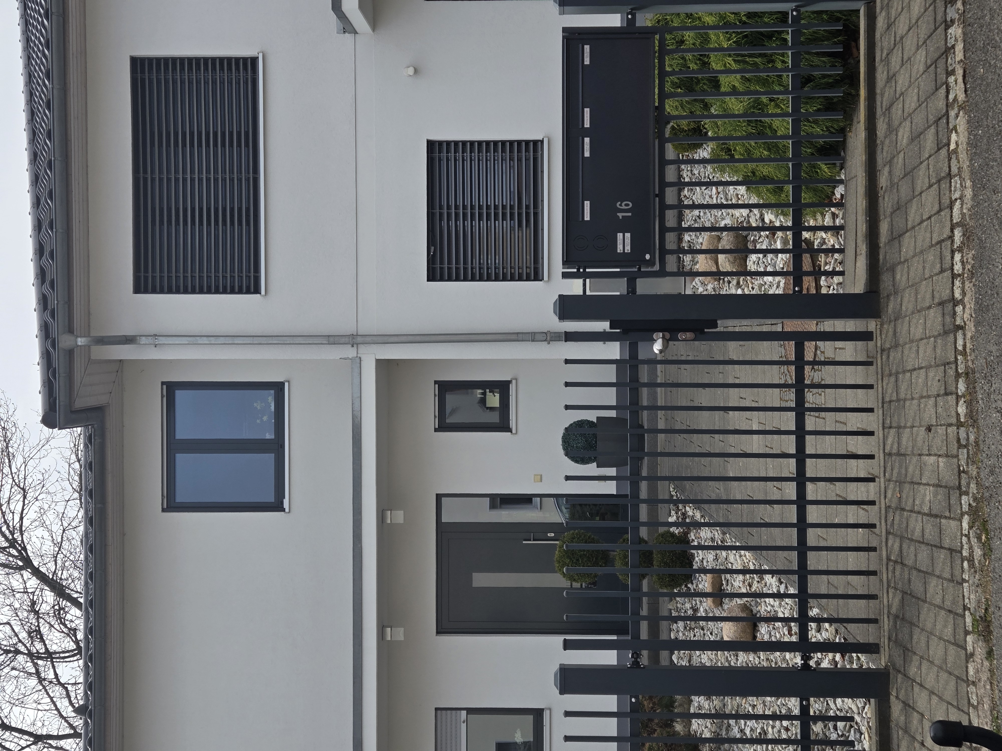Moderne Zaunanlage 36 – Aluminium & Stahl, Modern – Maßanfertigung nach Maß