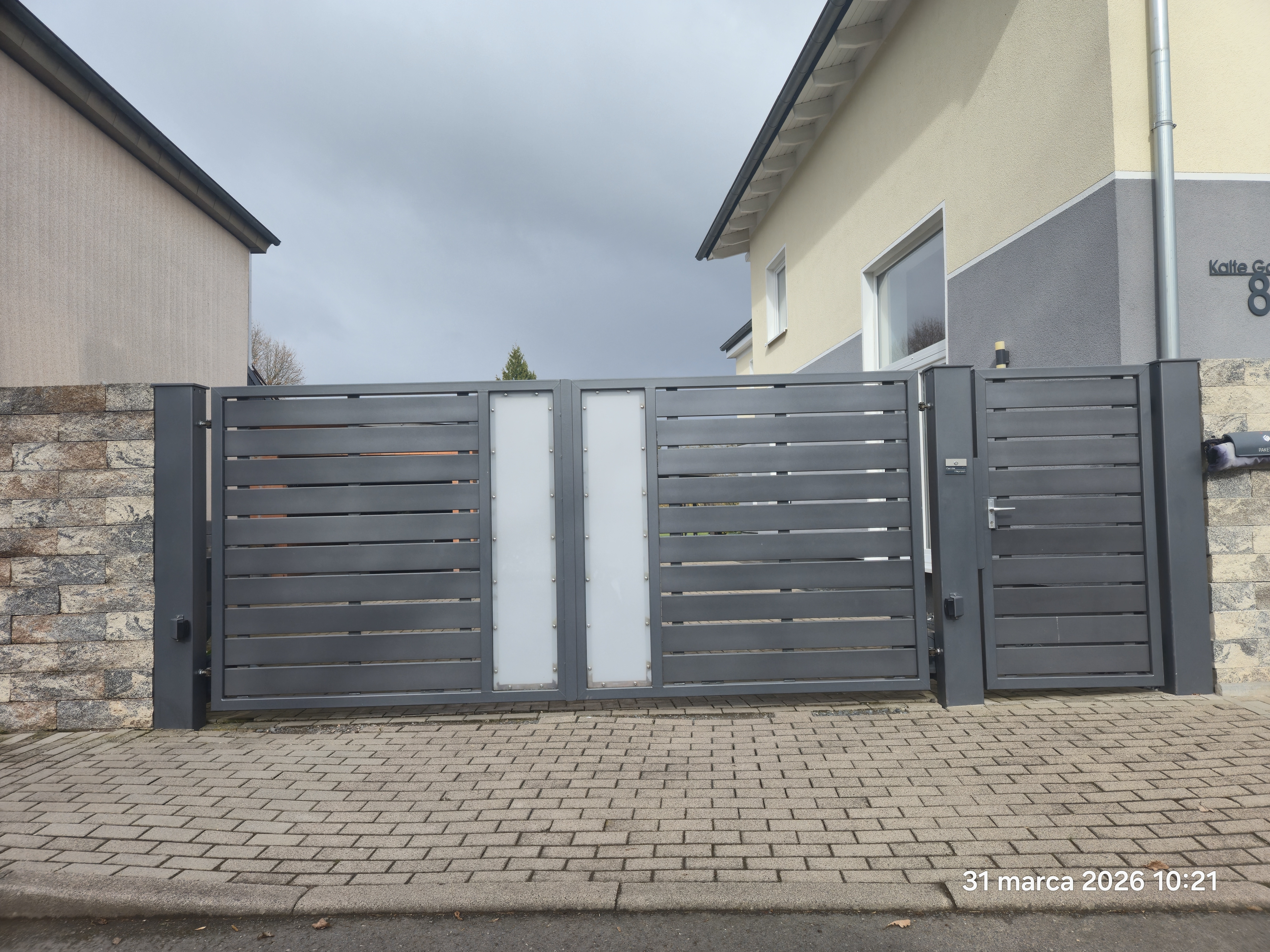 Moderne Zaunanlage 48 – Aluminium & Stahl, Modern – Maßanfertigung nach Maß