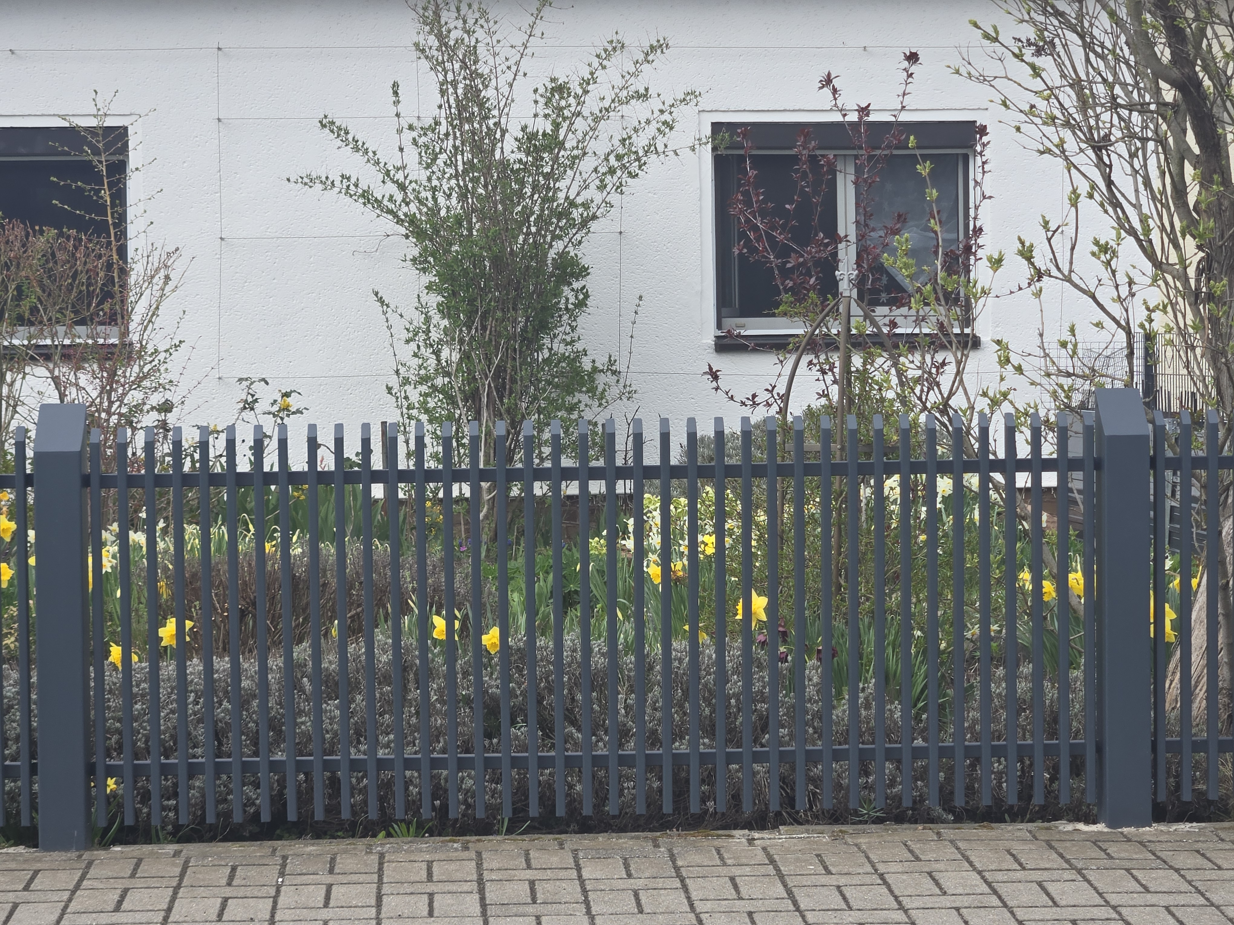 Moderne Zaunanlage 53 – Aluminium & Stahl, Modern – Maßanfertigung nach Maß