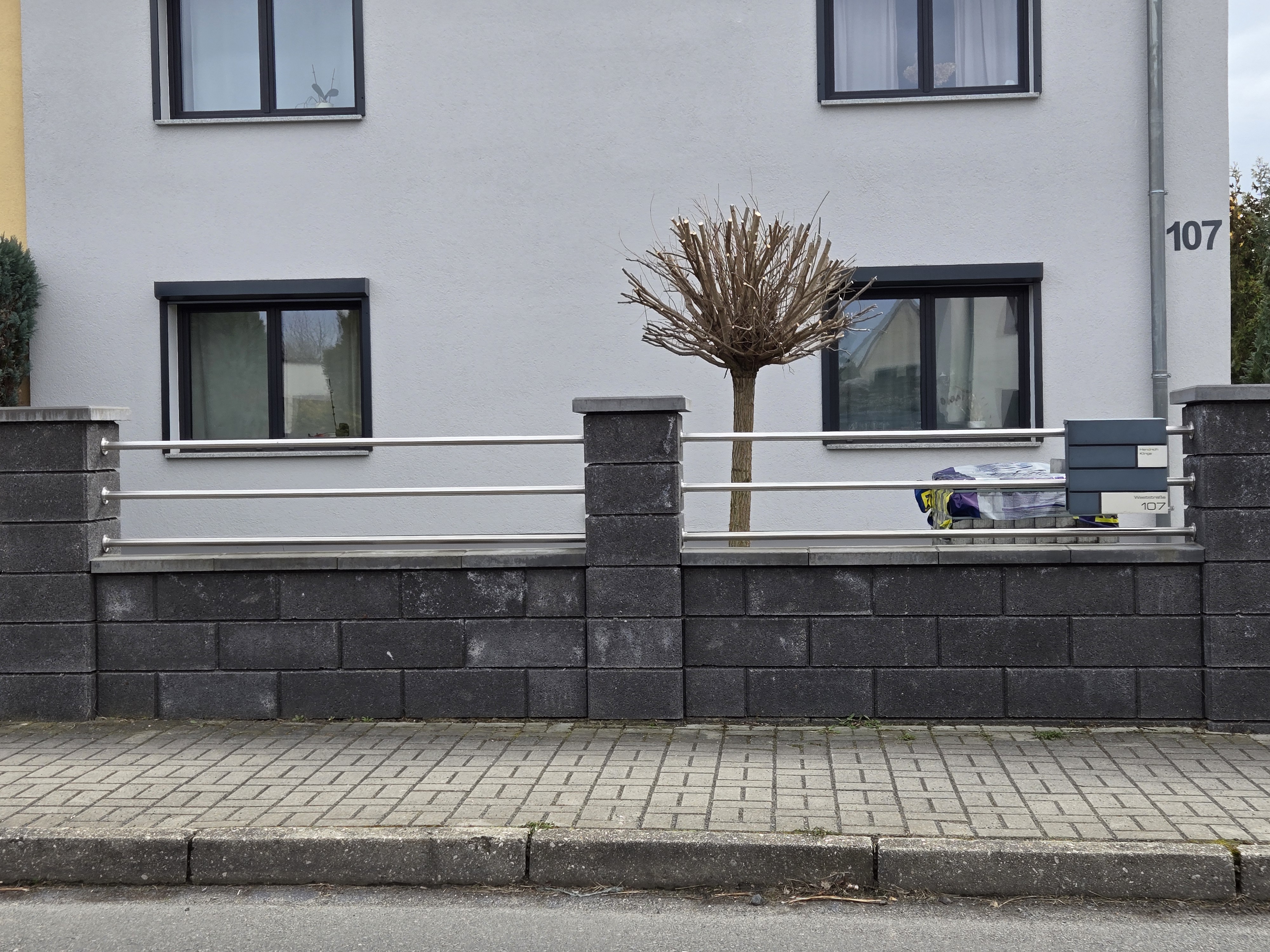 Moderne Zaunanlage 58 – Aluminium & Stahl, Modern – Maßanfertigung nach Maß