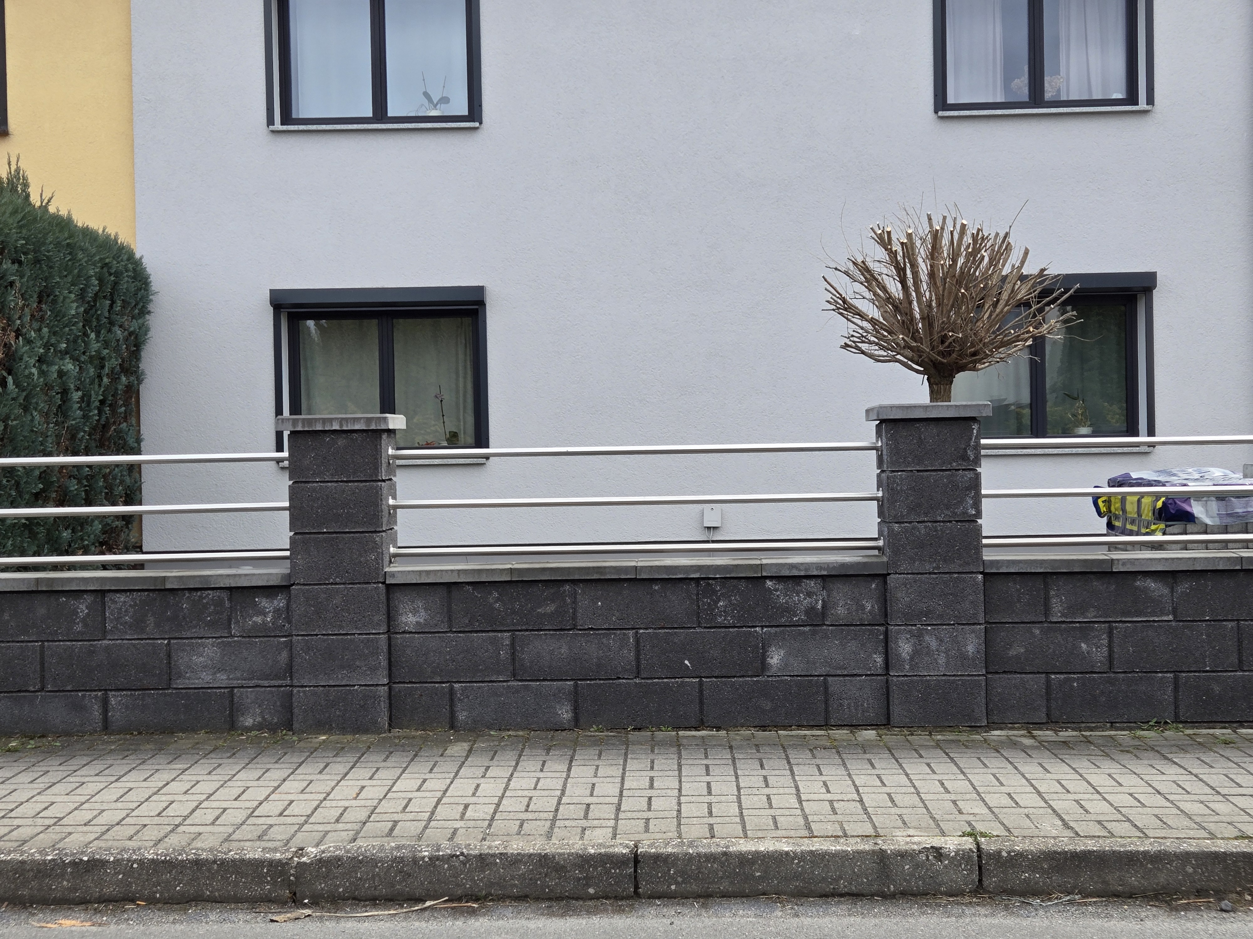 Moderne Zaunanlage 59 – Aluminium & Stahl, Modern – Maßanfertigung nach Maß