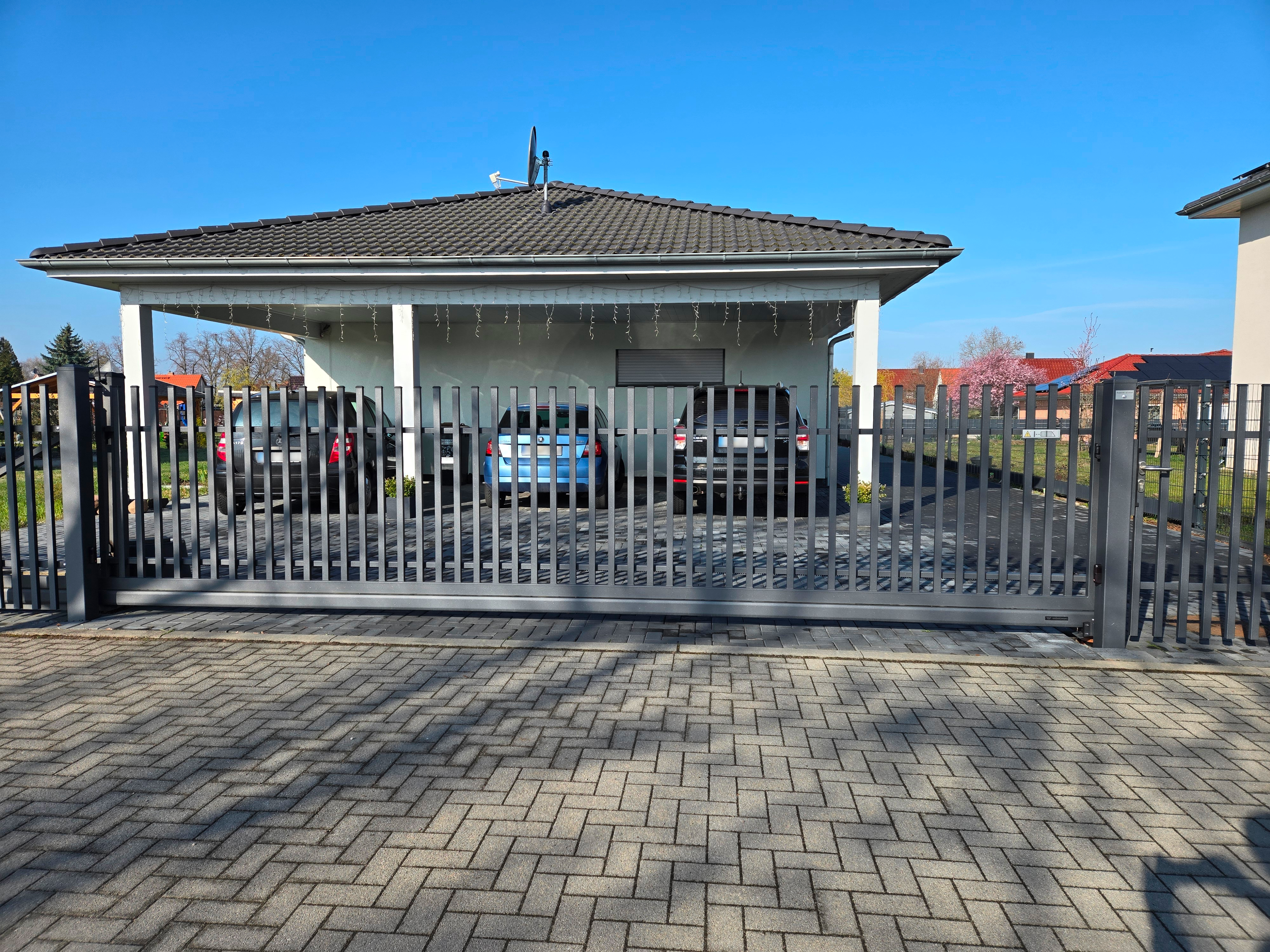 Moderne Zaunanlage 77 – Aluminium & Stahl, Modern – Maßanfertigung nach Maß