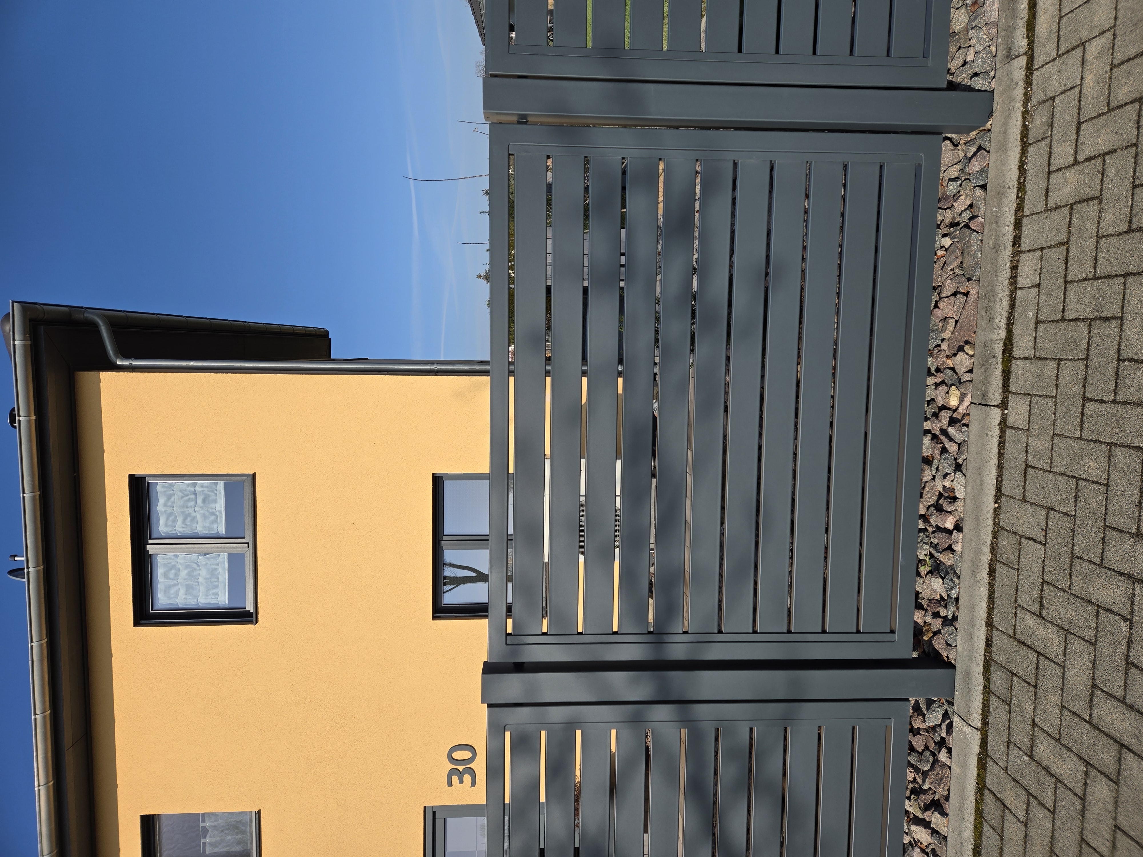 Moderne Zaunanlage 79 – Aluminium & Stahl, Modern – Maßanfertigung nach Maß