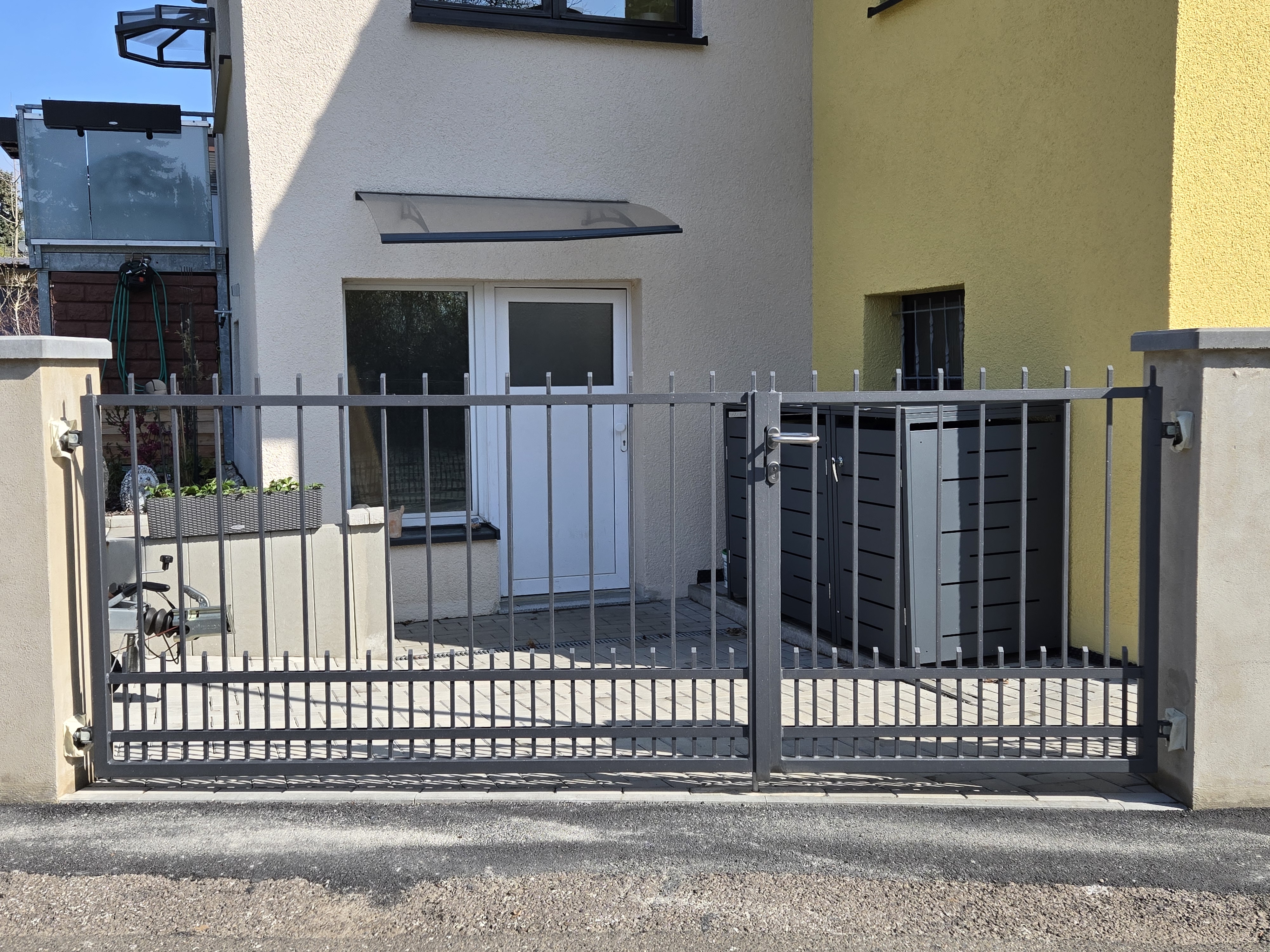 Moderne Zaunanlage 87 – Aluminium & Stahl, Modern – Maßanfertigung nach Maß