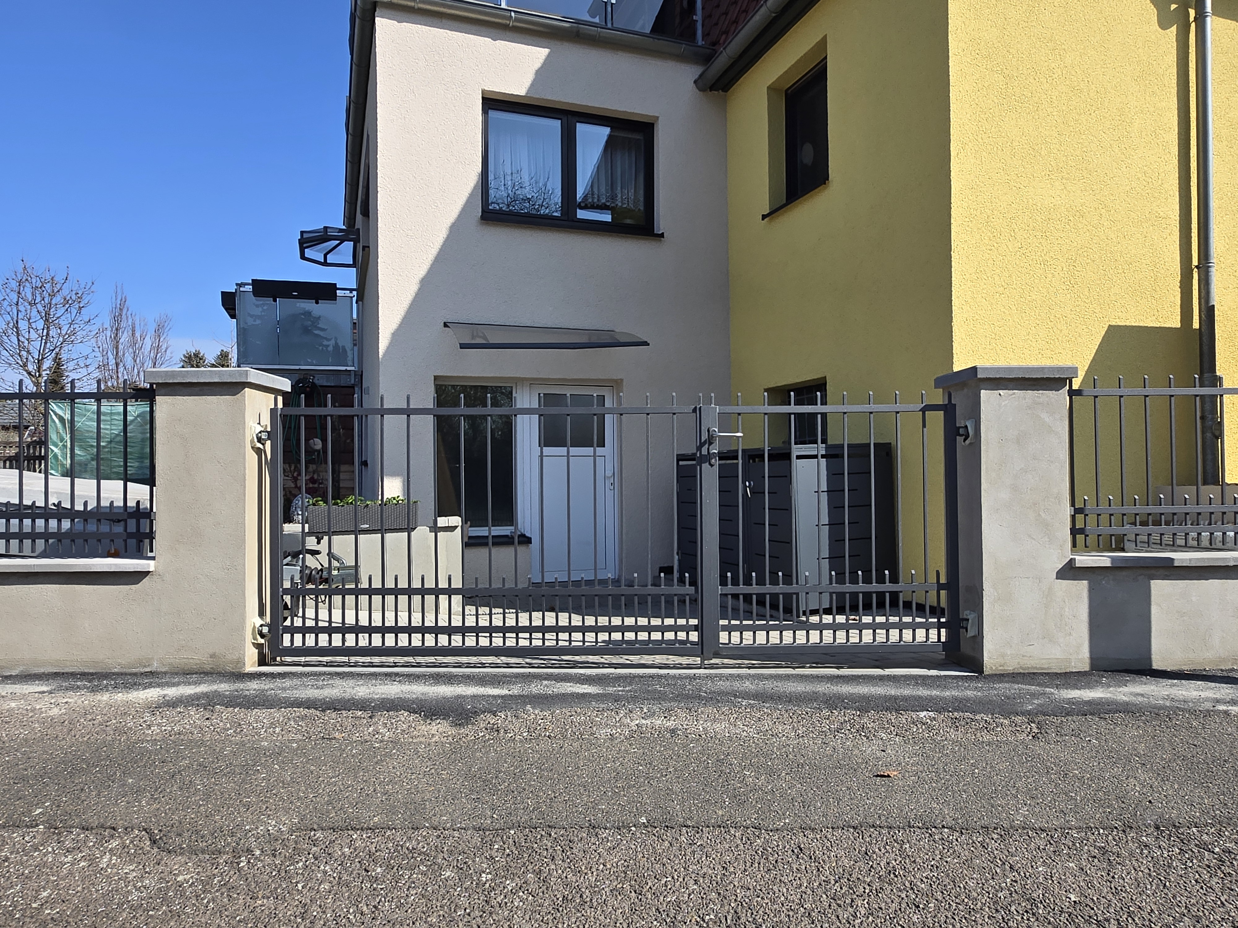Moderne Zaunanlage 88 – Aluminium & Stahl, Modern – Maßanfertigung nach Maß
