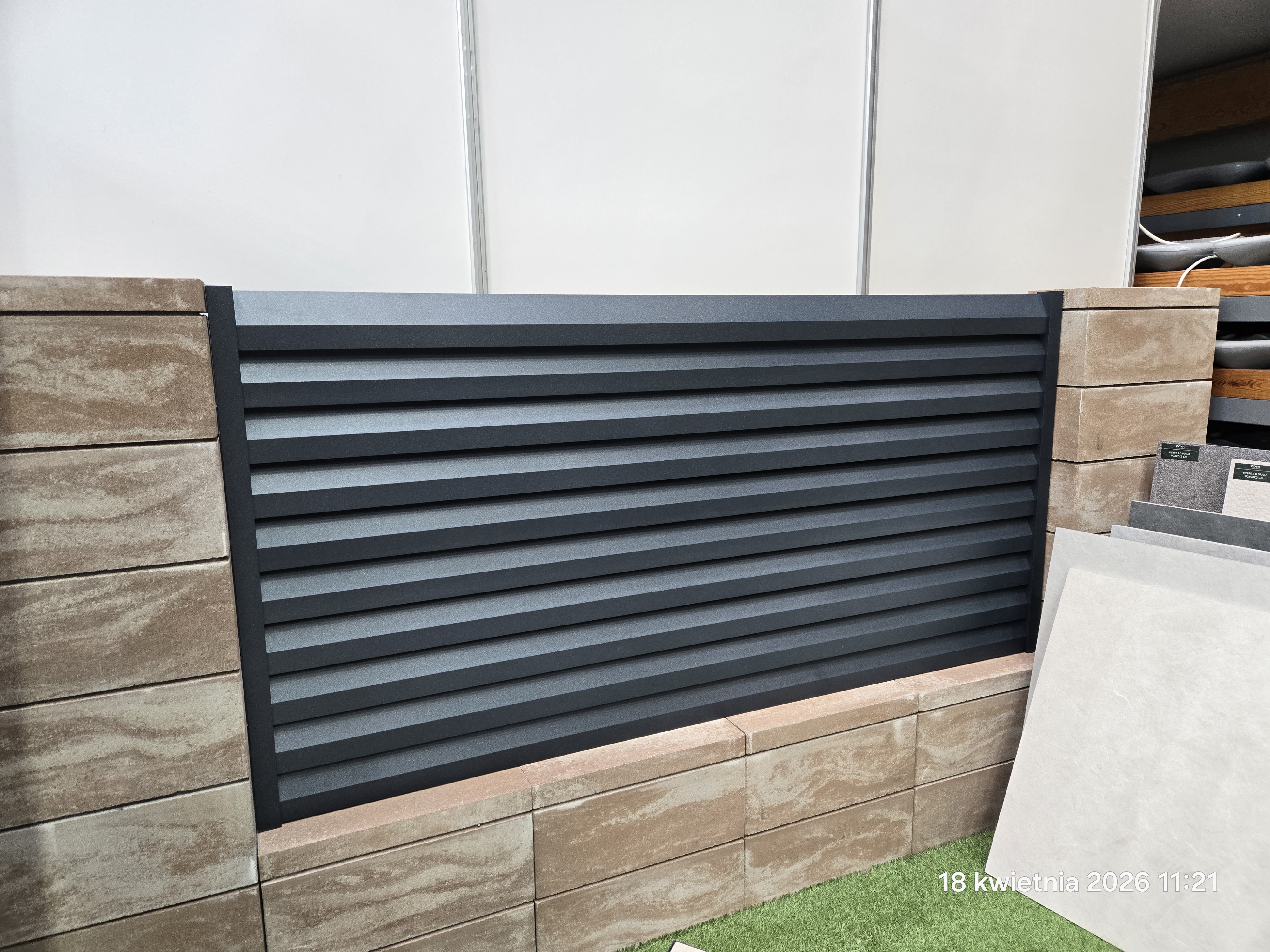 Moderne Zaunanlage 101 – Aluminium & Stahl, Modern – Maßanfertigung nach Maß